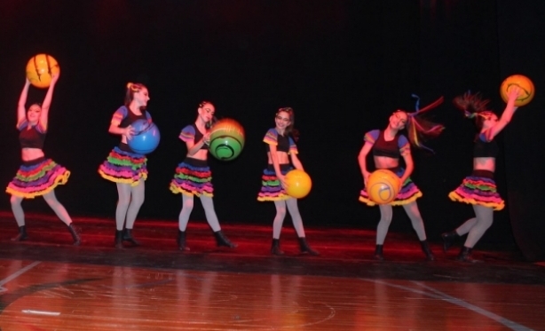 Ipira sedia no fim de semana etapa microrregional do Festival Escolar Dança Catarina