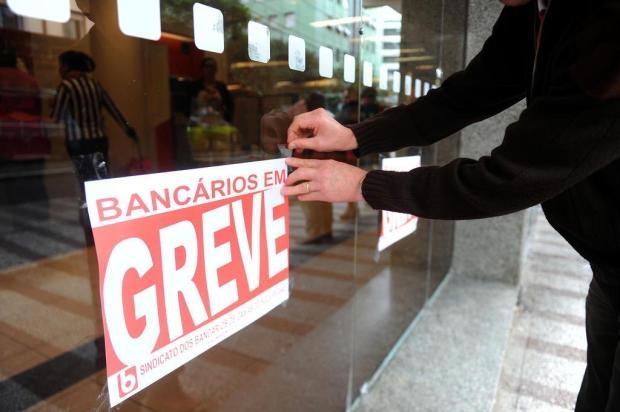 Bancários decidem manter greve após nova negociação terminar sem acordo