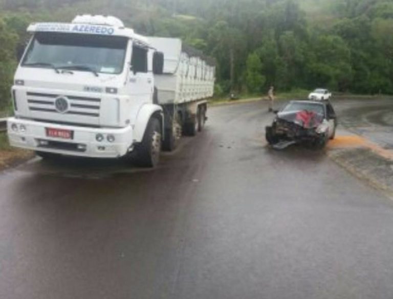 Colisão frontal deixou três feridos em Lacerdópolis