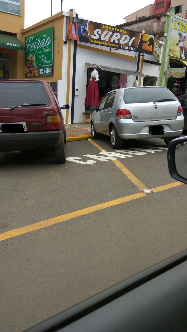 Falta de estacionamento em Capinzal está tirando a paciência dos motoristas e comerciantes