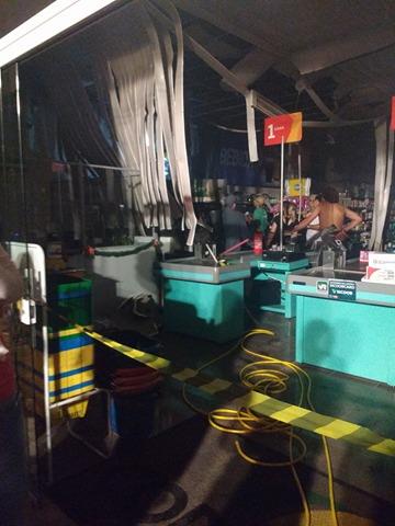 Princípio de incêndio atinge supermercado no centro de Peritiba