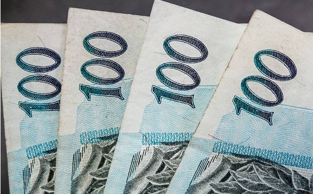 Temer reajusta o salário mínimo para R$ 937 em 2017