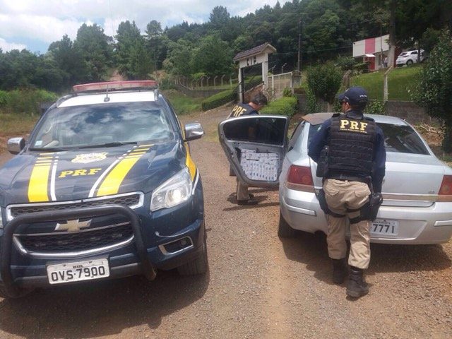 Polícia prende dois em Joaçaba e apreende três veículos com cigarros contrabandeados