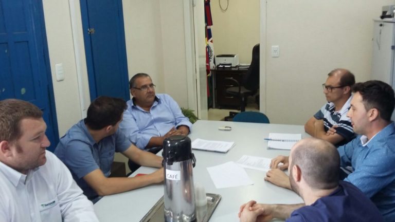 Piratuba Futsal apresenta projeto e pede apoio da prefeitura