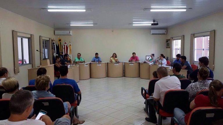Câmara de Piratuba aprova em 1ª votação projeto para atuação integral da assessoria jurídica