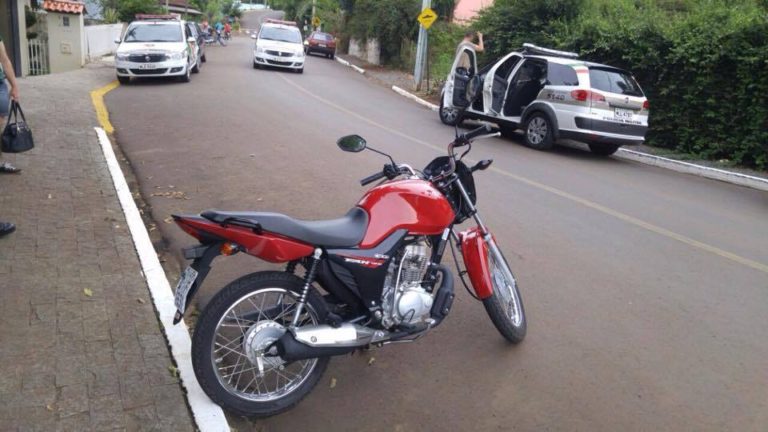 Dupla é detida após tentar furtar motocicleta no centro de Ipira