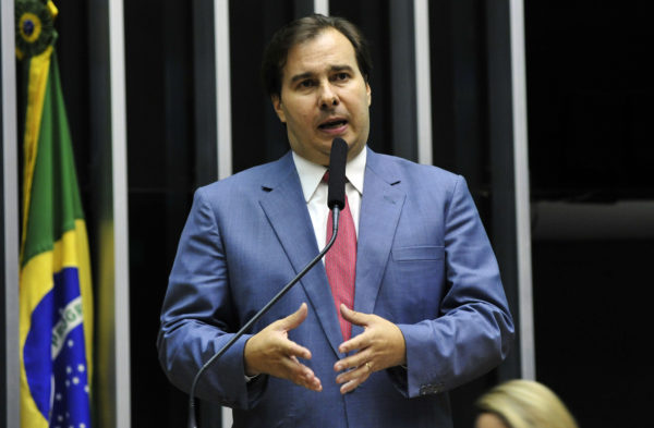 Rodrigo Maia é reeleito em primeiro turno presidente da Câmara dos Deputados