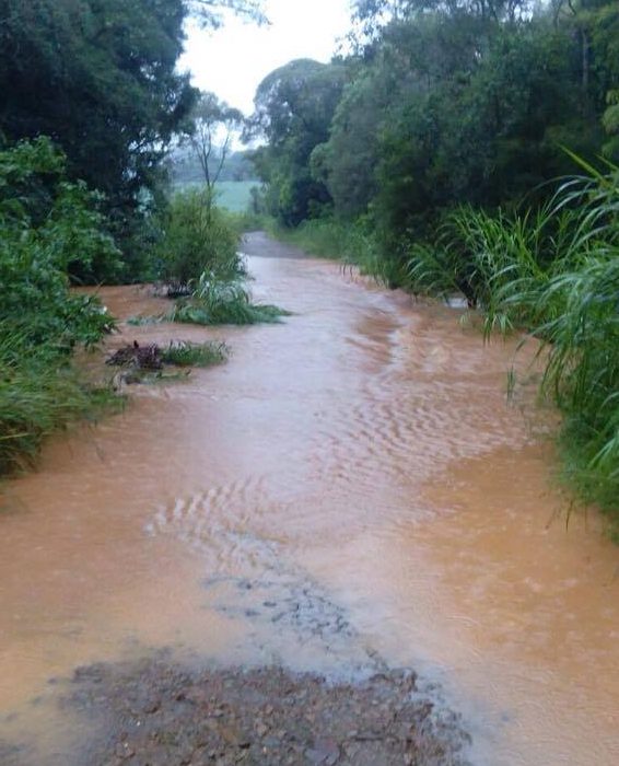 Chuva intensa começa a prejudicar estradas do interior de Capinzal; vídeo