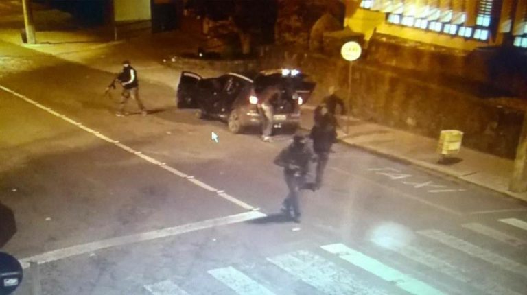 Bandidos fortemente armados explodem Banco do Brasil no centro de Fraiburgo