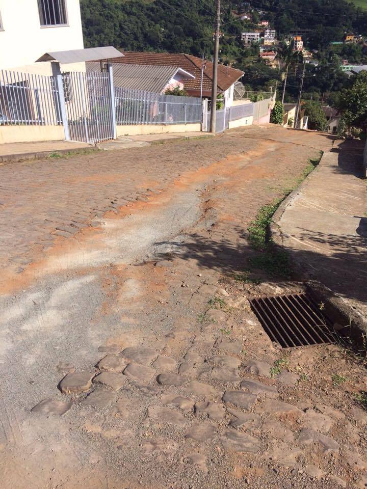 Prefeitura notifica empresa para retomar obras de saneamento básico em Capinzal