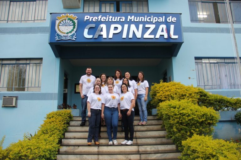 Funcionários da prefeitura de Capinzal vestem camisas em apoio aos jovens