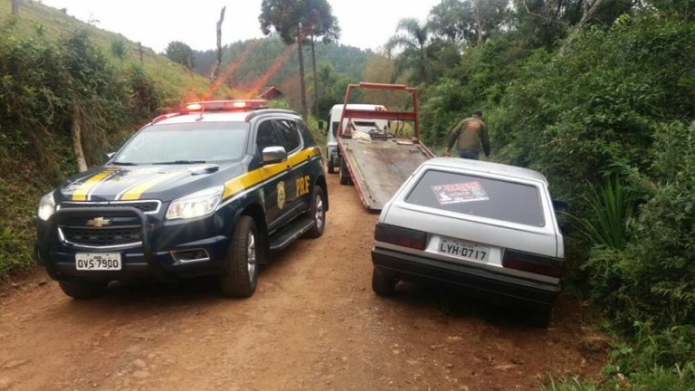 Carro furtado em Catanduvas é localizado pela PRF no interior de Concórdia