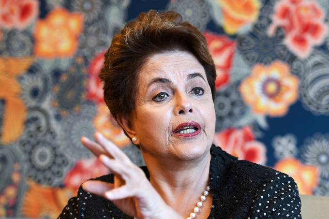 A pedido do PT, STF estuda anular impeachment de Dilma