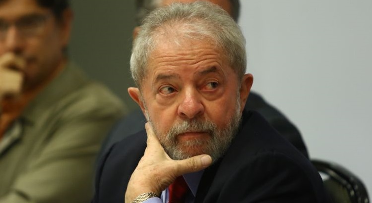 Lula pede renúncia de Temer e antecipação de eleições presidenciais