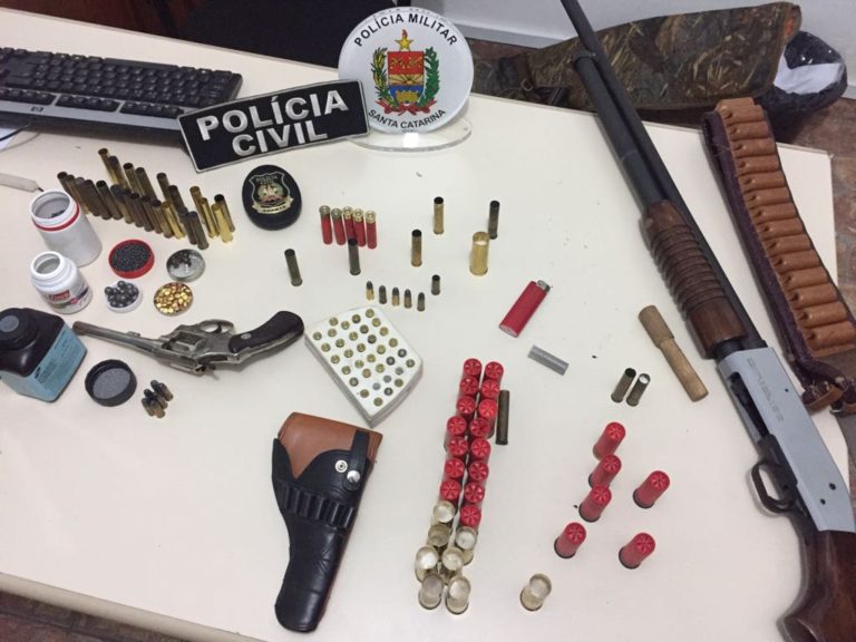 Operação integrada das polícias Civil e Militar apreende armas de fogo e munições em Ouro
