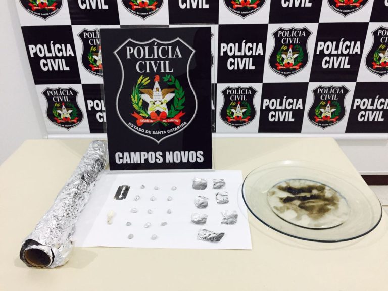 Polícia Civil prende em flagrante jovem de 18 anos por tráfico de drogas em Campos Novos