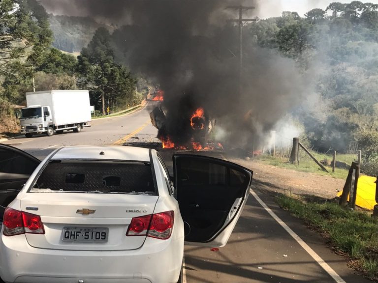 Bandidos fortemente armados assaltam carro-forte na rodovia entre Videira e Fraiburgo