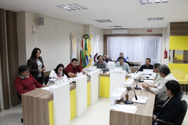 Legislativo ourense encerra o ciclo de sessões do mês de outubro
