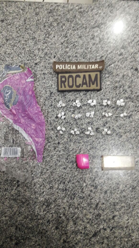 ROCAM da Polícia Militar apreende dezenas de pedras de crack em Campos Novos