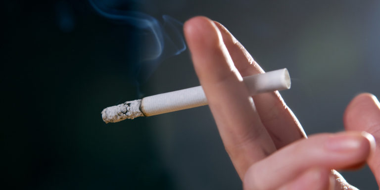Quase metade do cigarro comercializado no Brasil é ilegal