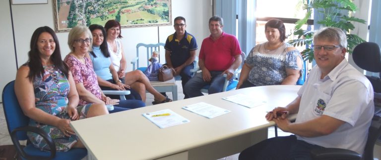 Prefeito e vice recebem diretoras eleitas nas escolas municipais em Ipira