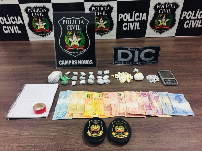 DIC de Campos Novos prende dois por tráfico e apreende drogas no Bairro Integração