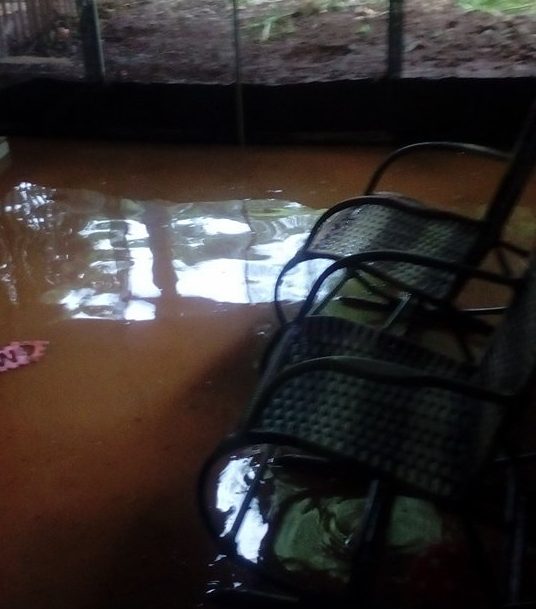 Vídeo: Enxurrada invade casas e assusta moradores do Distrito Industrial de Joaçaba