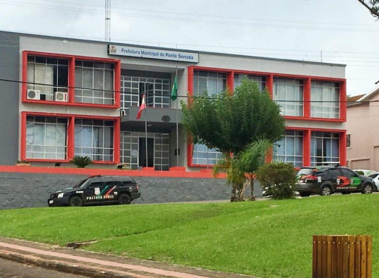 Prefeitura de Ponte Serrada tem documentos apreendidos por supostas irregularidades