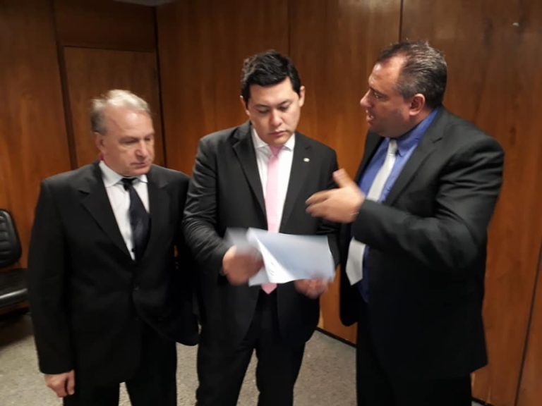 Lideranças de Capinzal entregam em Brasília carta aberta da Câmara de Vereadores e da CDL ao ministro do Trabalho