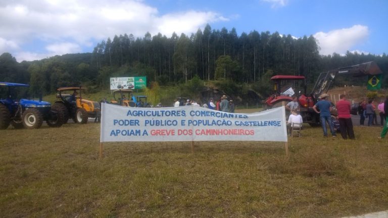 Agricultores, caminhoneiros e comerciantes fazem carreata e protesto em Castello Branco