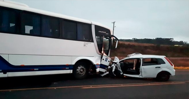 Morre segunda vítima de colisão frontal envolvendo ônibus e carro na BR-282