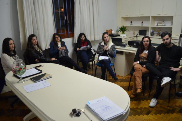 Comissão promove reunião para tratar sobre a decoração natalina em Capinzal