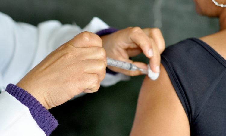 Vacina da gripe não protege contra o Covid-19