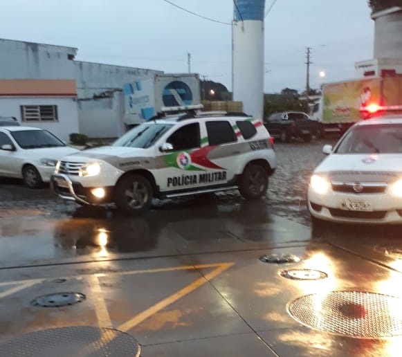 Posto de gasolina é assaltado em Videira e um motorista baleado