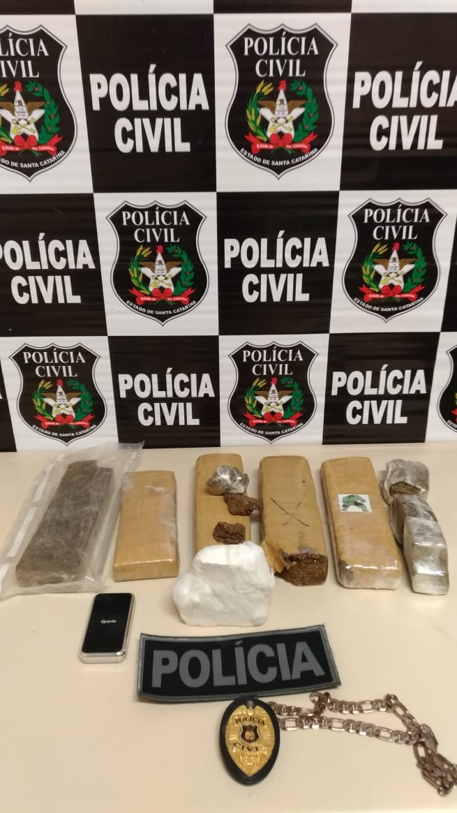 DIC prende dois por tráfico e apreende mais de 5 kg de drogas em Joaçaba