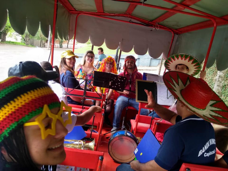 Banda Municipal e Corpo Coreográfico animaram o Dia C da Criança em Capinzal