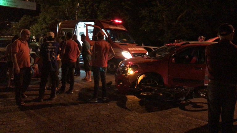 Colisão entre carro e moto deixa um ferido no Bairro dos Estudantes em Ipira