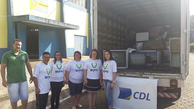 Recicla CDL recolhe quase dois mil quilos de lixo reciclável em Ipira