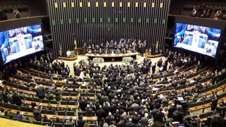 Em carta ao Congresso, Bolsonaro defende reforma da Previdência