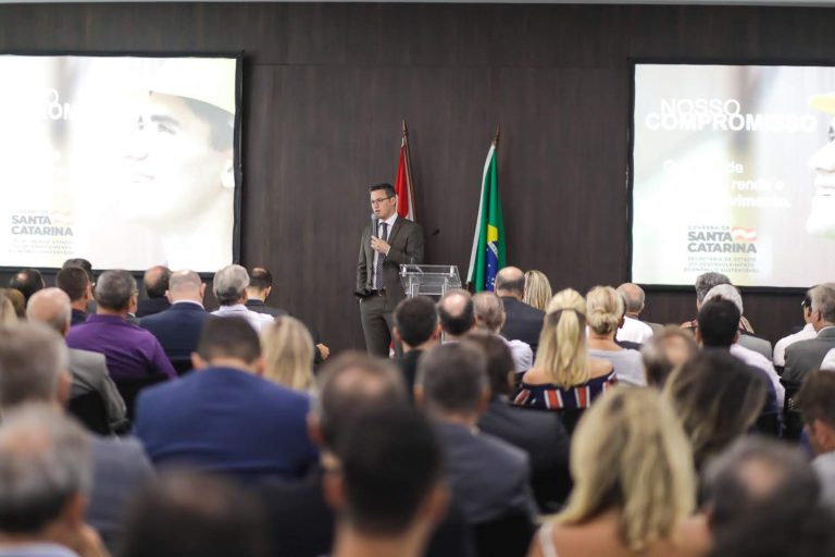 Encontro entre Governo e setor produtivo catarinense reuniu principais entidades do estado, em Florianópolis