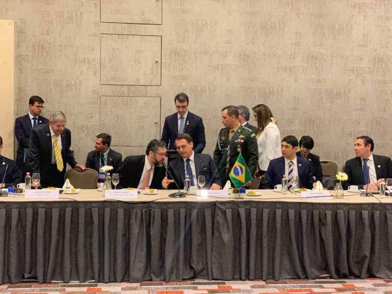 Bolsonaro: ‘Tem político que não quer largar a velha política’