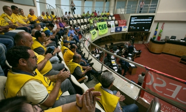 Deputados aprovam Projeto de Lei que reajusta o piso salarial catarinense