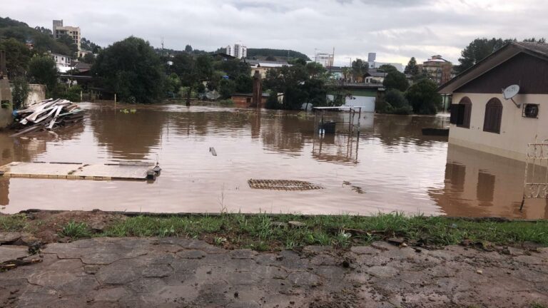 Chuva intensa provoca alagamentos em Ponte Serrada, Passos Maia e Faxinal dos Guedes