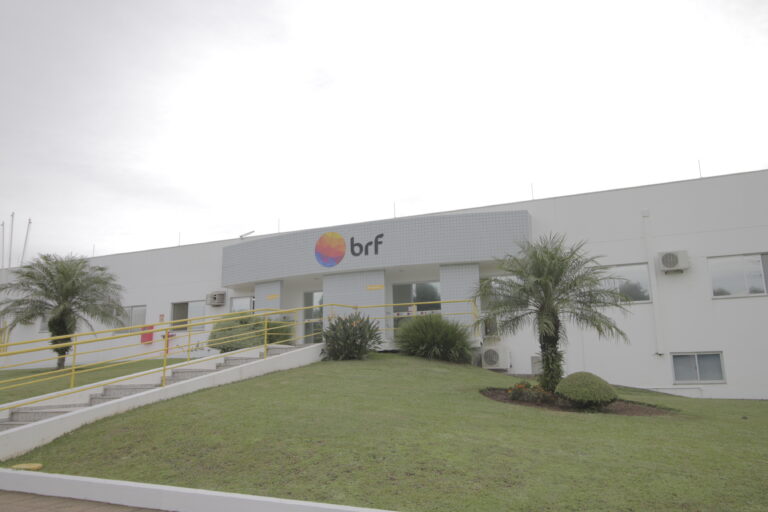BRF moderniza processos no campo com aplicativo para integrados