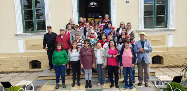 CRAS de Capinzal realiza passeio com grupo de idosos do serviço de convivência e fortalecimento de vínculo