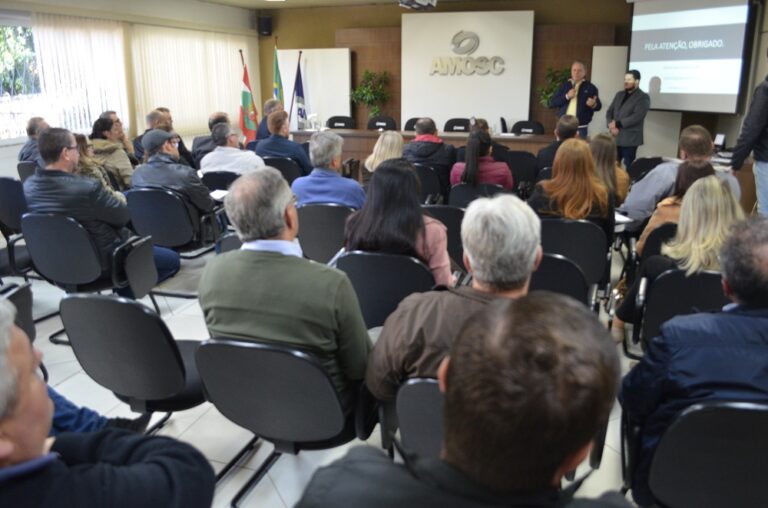 Fecam debate impacto da Reforma Tributária nos municípios catarinenses
