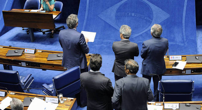 70% dos brasileiros são contra suplentes no Senado