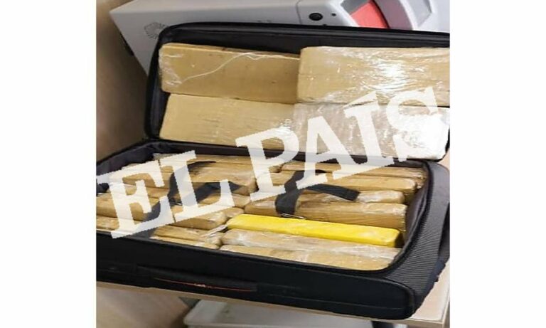Foto mostra mala de militar da FAB preso com 39 quilos de cocaína na Espanha