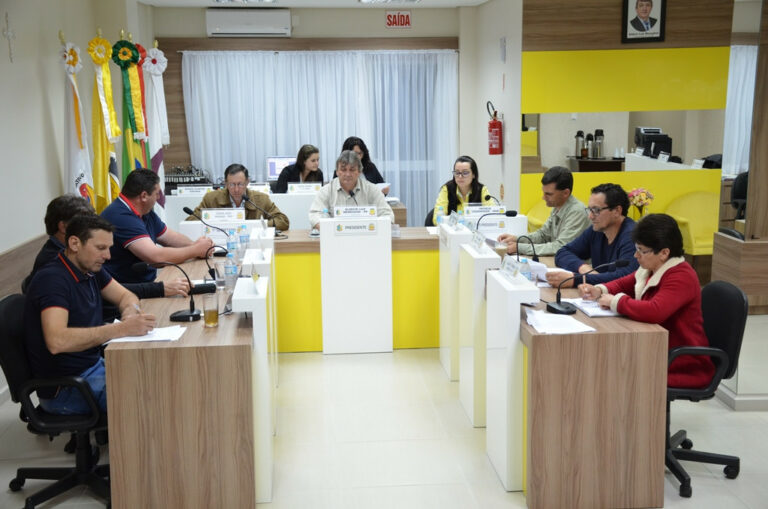 Legislativo ourense abriu o ciclo de sessões do mês de setembro