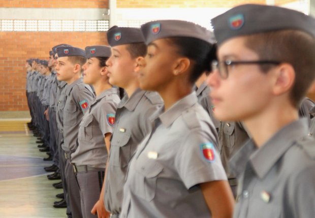 Quinze Estados e o DF aderem ao modelo de escolas cívico-militares no País